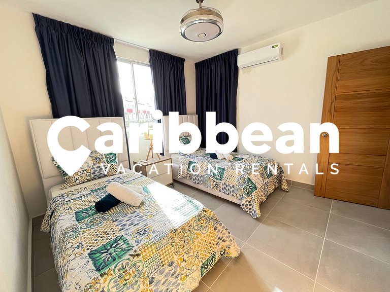 Beauty new beach apartment with private access to Arena Gord