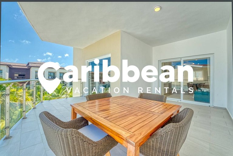 Elegant Seaside Retreat | Playa Coral