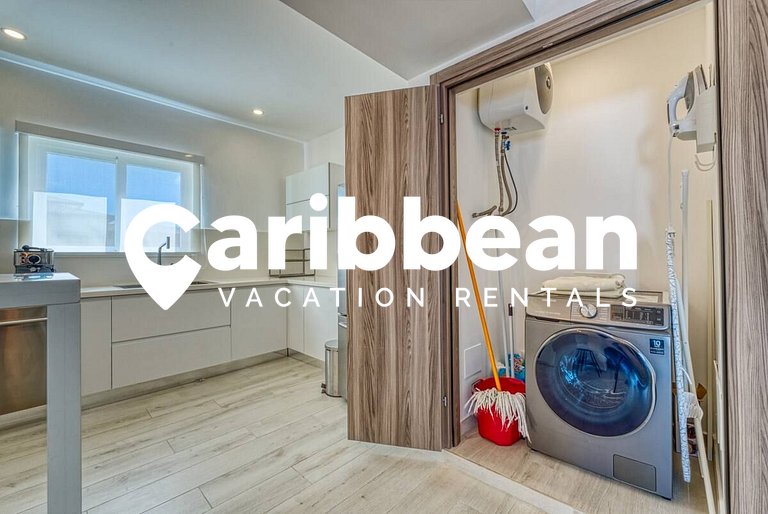 Elegant Seaside Retreat | Playa Coral