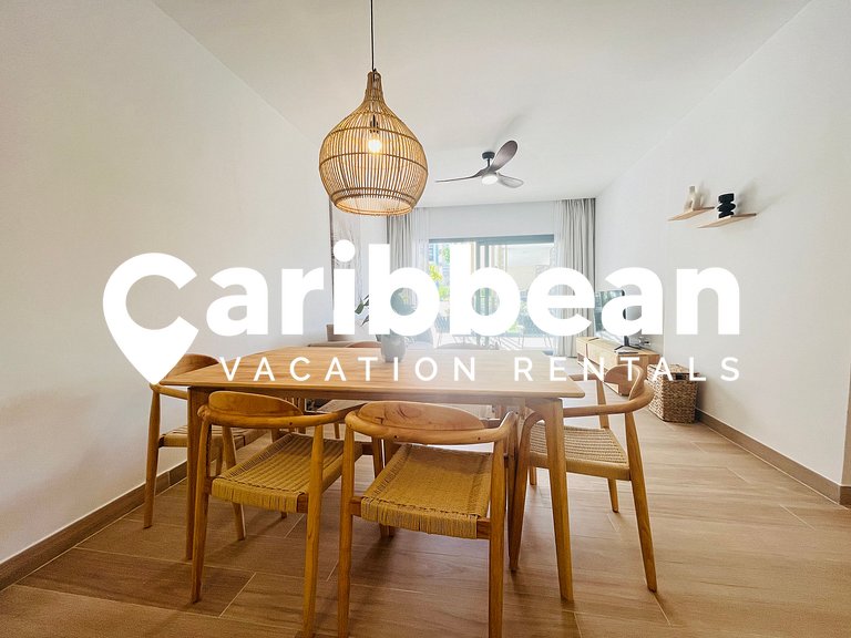 Amazing condo with pool directly access