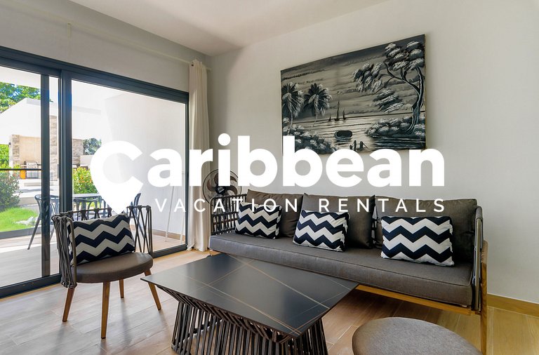 New condo with direct access to the pool
