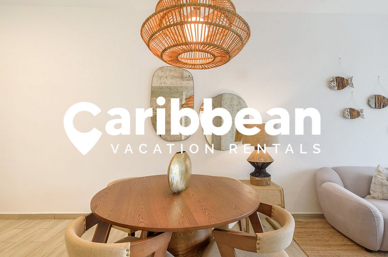 Private picuzzi in a NEW condo with private beach