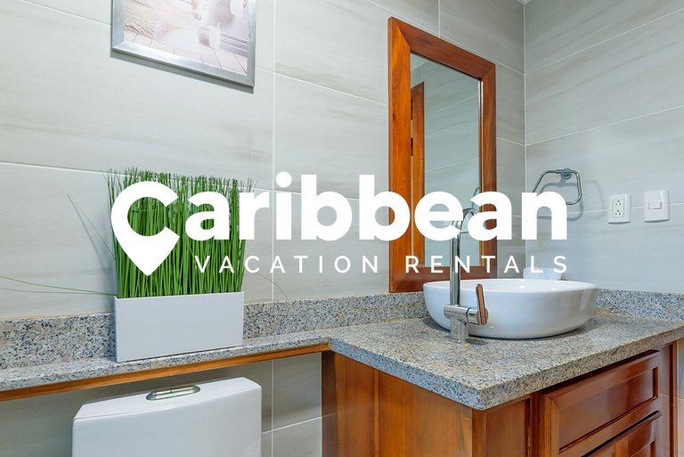 Moderno • Piscina + Balcón | Cerca de la Playa