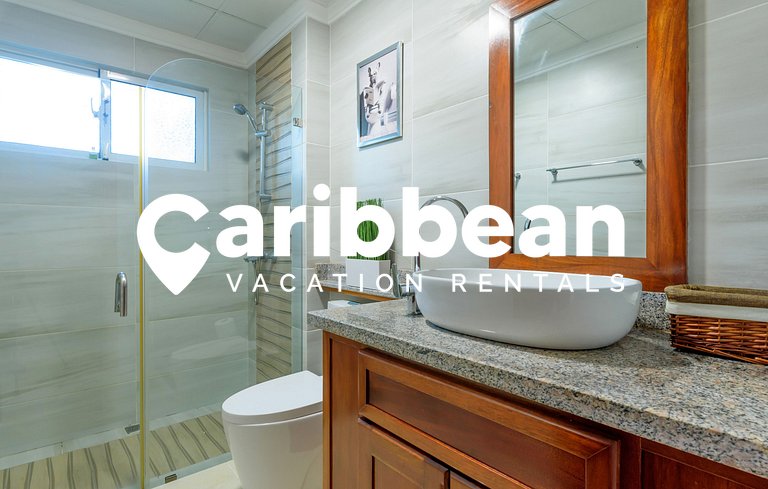 Moderno • Piscina + Balcón | Cerca de la Playa