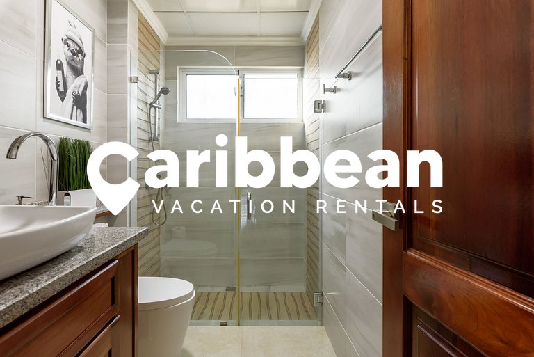 Moderno • Piscina + Balcón | Cerca de la Playa