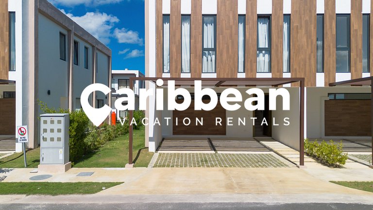 Ziba | Spacious 3BR w/ Private Pool (7 Guests)