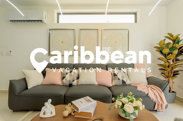 Ziba | Spacious 3BR w/ Private Pool (7 Guests)