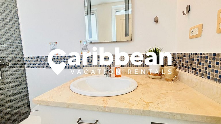 Ocean View Condo + Private Beach Playa Turquesa